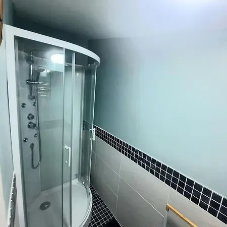 Maison Chaleureuse Avec Jardinet & Parking Gratuit *