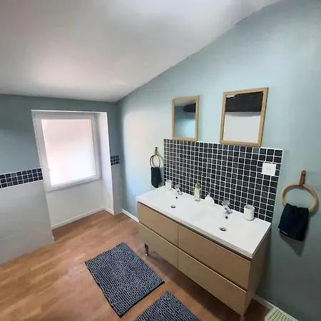 Maison Chaleureuse Avec Jardinet & Parking Gratuit Eymet